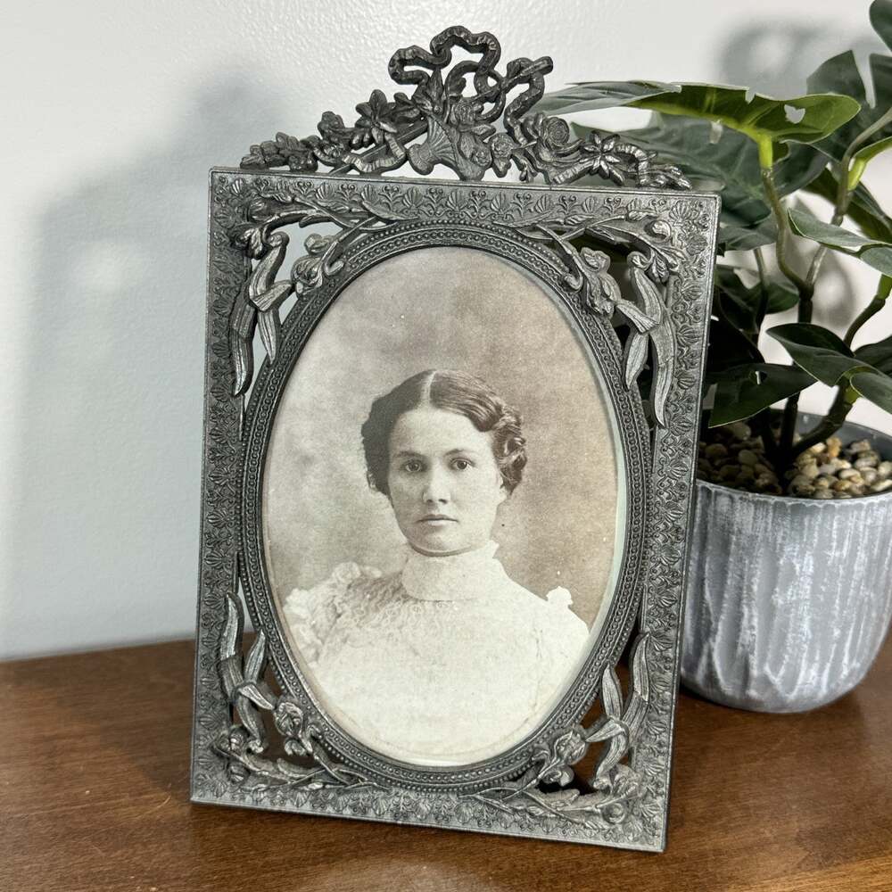 Antique Ornate Pewter Finish Metal Picture Frame Oval Opening Easel Back